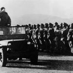毛沢東は、共産党の官僚たちをやっつけるために軍隊も使った
