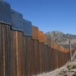 バイデン大統領は、国境の壁の建設を中止させた